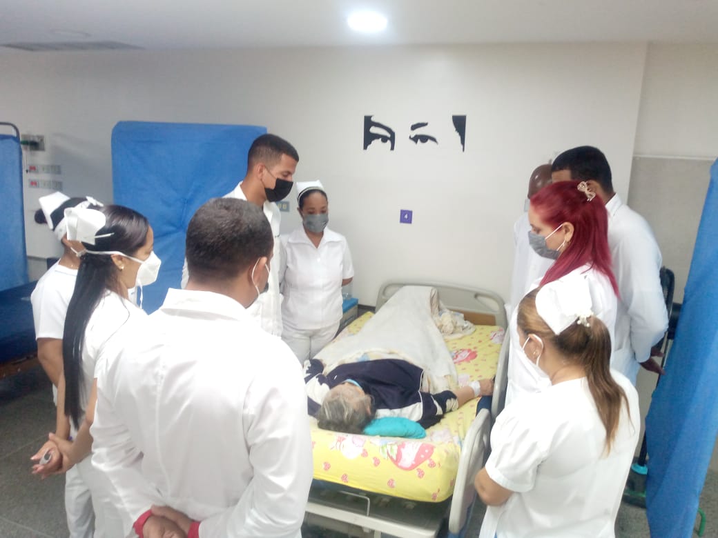 Se realiza pase de visita docente-asistencial y entrega de turno de enfermería en el CDI Las Casitas, estado Distrito Capital.
#CubaCoopera
#CubaPorLaSalud 
<a href="/MaternidadCdi/">CDI Maternidad</a> 
<a href="/DCMedicaDistrit/">Brigada Médica Cubana Distrito Capital</a> 
<a href="/cubacooperaven/">Brigada Médica Cubana en Venezuela</a>