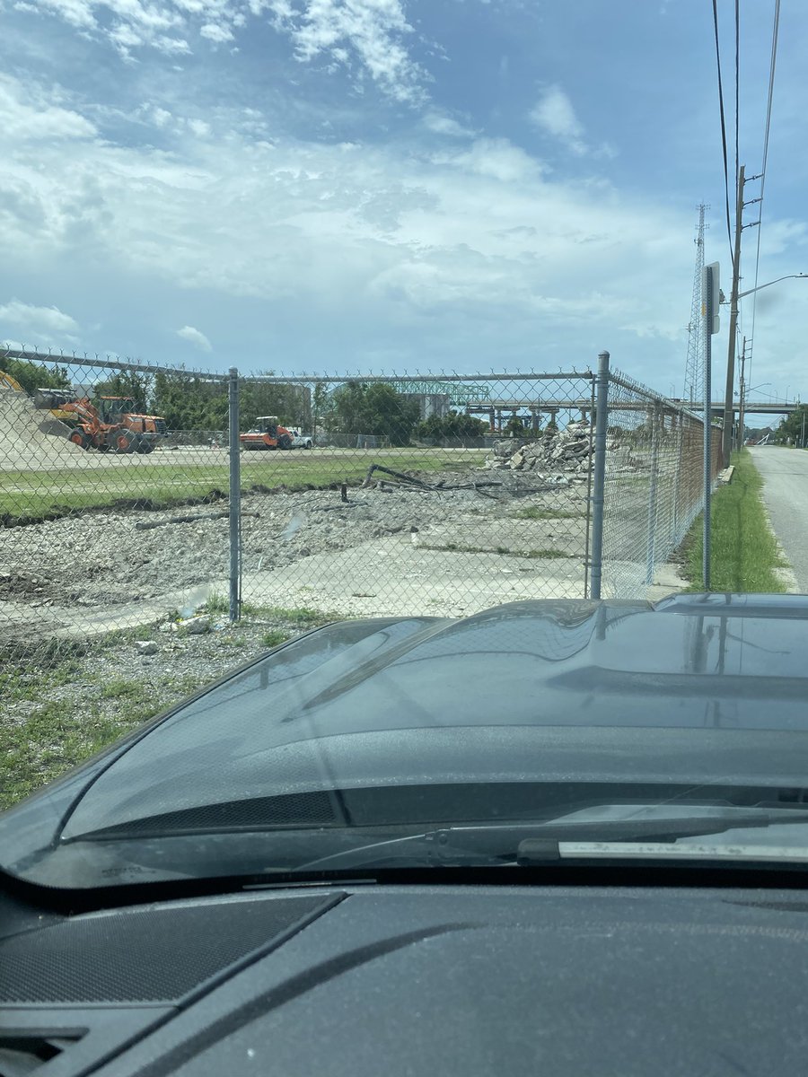 Hey <a href="/BoldCityBrigade/">Bold City Brigade</a> <a href="/DUVAL_DOOM/">Johnny Machiavelli</a> I was driving around downtown yesterday and saw this!! They removed “the slab” of concrete our tailgating area is known for 🤦‍♂️ #theslab