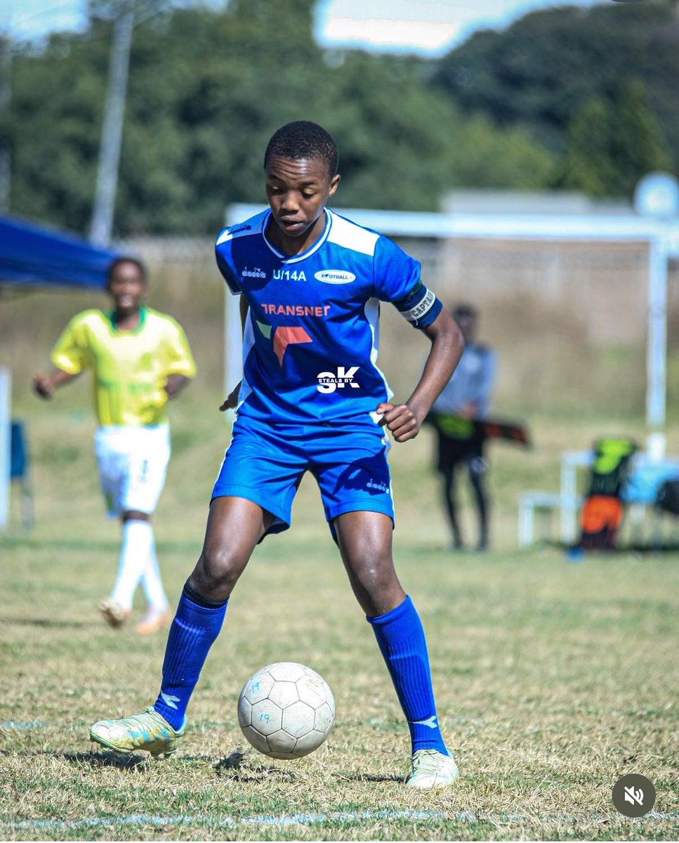 Another product that they busy cooking at School Of Excellence…

A solid leader! 
A natural born defender! 

Olwethu Peters (Under 14)

The future of this boy looks bright!