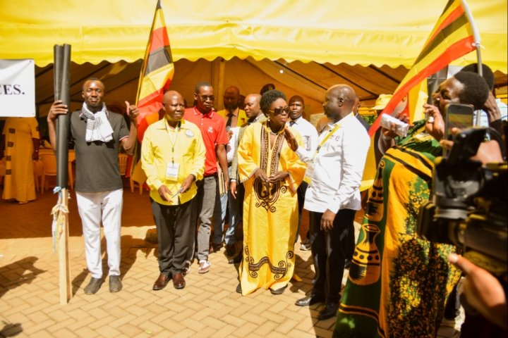 HighFirstMedia1's tweet photo. Rt. Hon. @RebeccaKadagaUG made her way to the @NRMOnline Electoral Commission offices on Plot 13, Kyadondo Road. The air was thick with anticipation, the rhythmic chants of youth supporters echoing through the city as they proudly escorted her 
https://t.co/e25A1aOCw0 https://t.co/Eq2uQLEevP