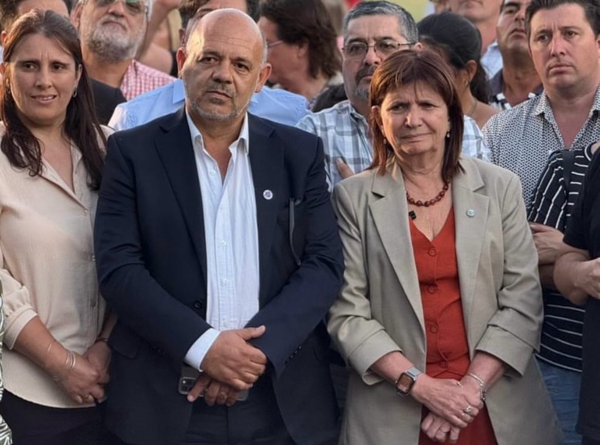 ¡Feliz cumpleaños, <a href="/PatoBullrich/">Patricia Bullrich</a>! 

Gracias por estar siempre al frente, poniendo el cuerpo y las ideas para que vivamos en un país más seguro. 

¡Que sea un gran año, ministra! 🇦🇷💜