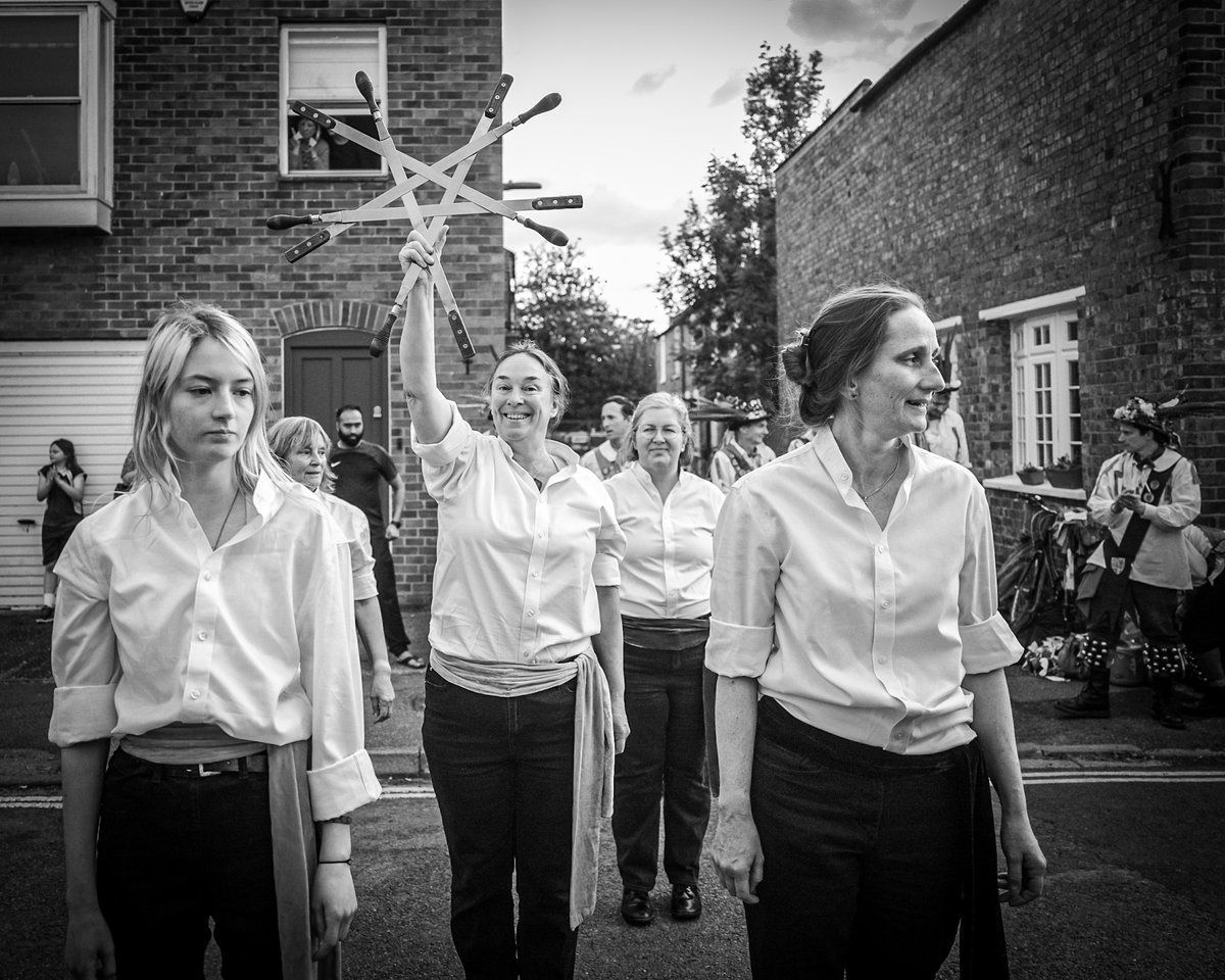 EynshamMorris (@eynshammorris) on Twitter photo #themabelgubbins <a href="/oldbookbinders/">The Old Bookbinders</a> <a href="/RoseandcrownPH/">Rose & Crown, Oxford</a>
tremendous #hospitality
Thanks to Ed L, #garethclark_photography and the #the_wallingford_project for these photos.
#rapperdance #clogdancing
#morrisdancing #folkdance #folkmusic #folksong #oxfordshire #dance #singing #themabelgubbins <a href="/oldbookbinders/">The Old Bookbinders</a> <a href="/RoseandcrownPH/">Rose & Crown, Oxford</a>
tremendous #hospitality
Thanks to Ed L, #garethclark_photography and the #the_wallingford_project for these photos.
#rapperdance #clogdancing
#morrisdancing #folkdance #folkmusic #folksong #oxfordshire #dance #singing