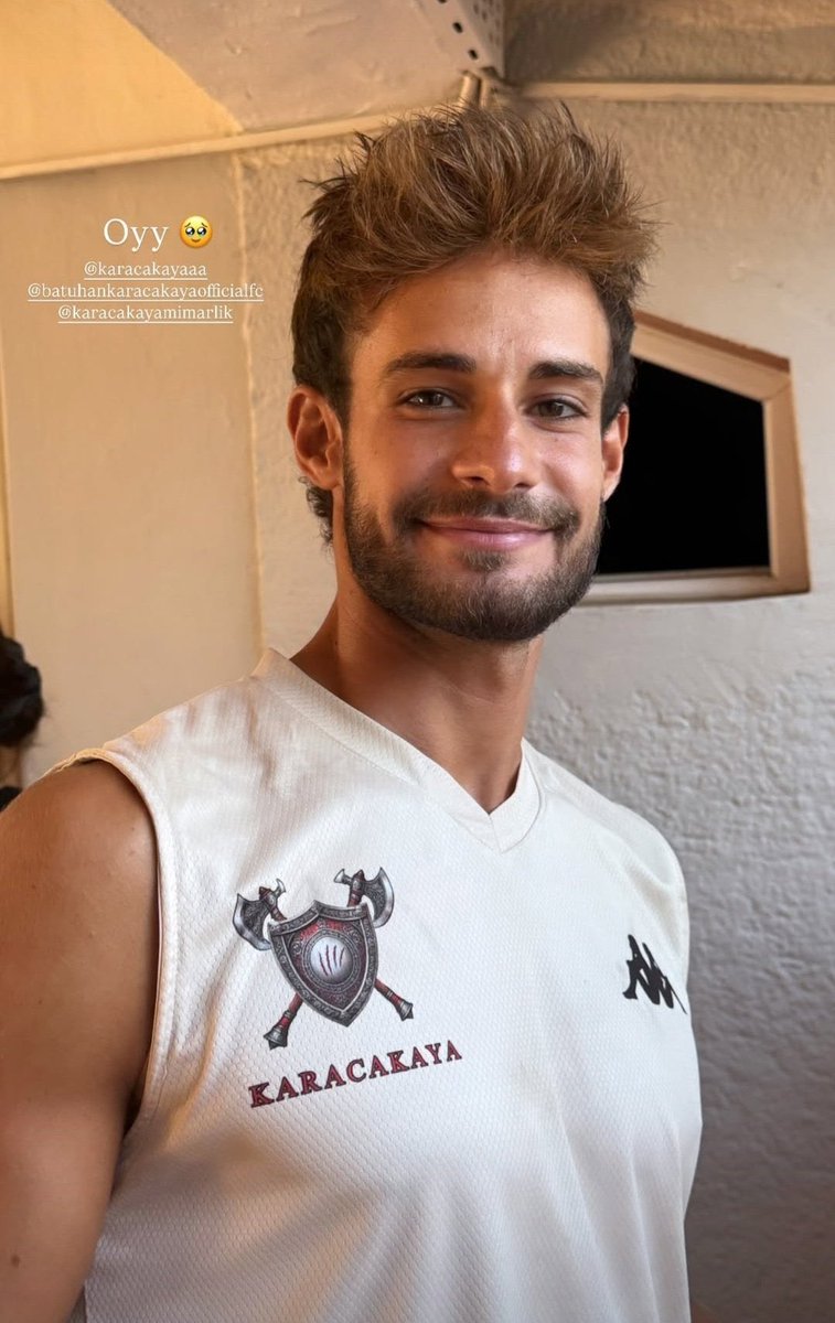 Allah gülüşümüzü soldurmasin ❤️‍🩹

#Survivor2025 • #Batuhankaracakaya