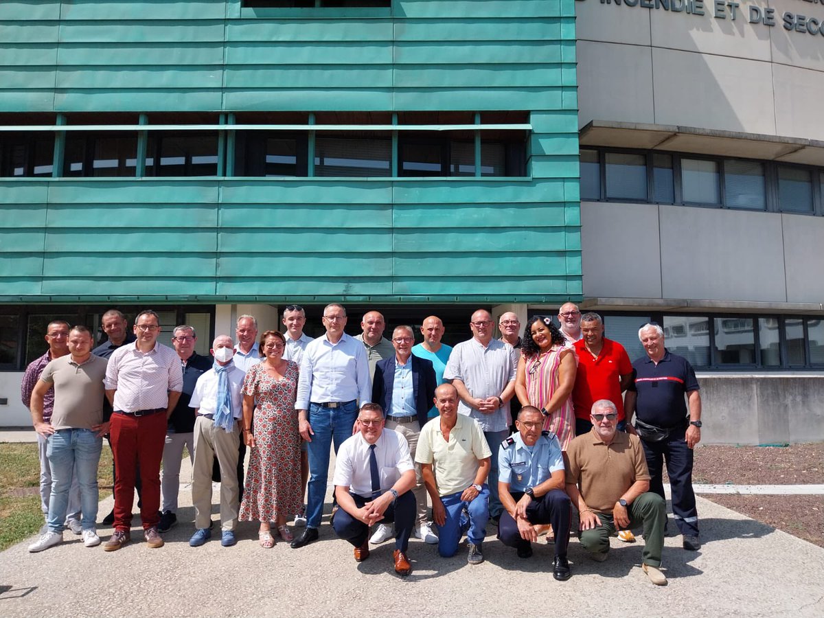 BoslandJP's tweet image. La commission nationale des sapeurs-#pompiers volontaires s’est réunie au @sdis84 pour faire avancer les chantiers majeurs du volontariat avec @frabat1 et Frédéric Matz, animateur national de la commission.

Objectif : porter des propositions concrètes au @cnspf2025 en octobre…