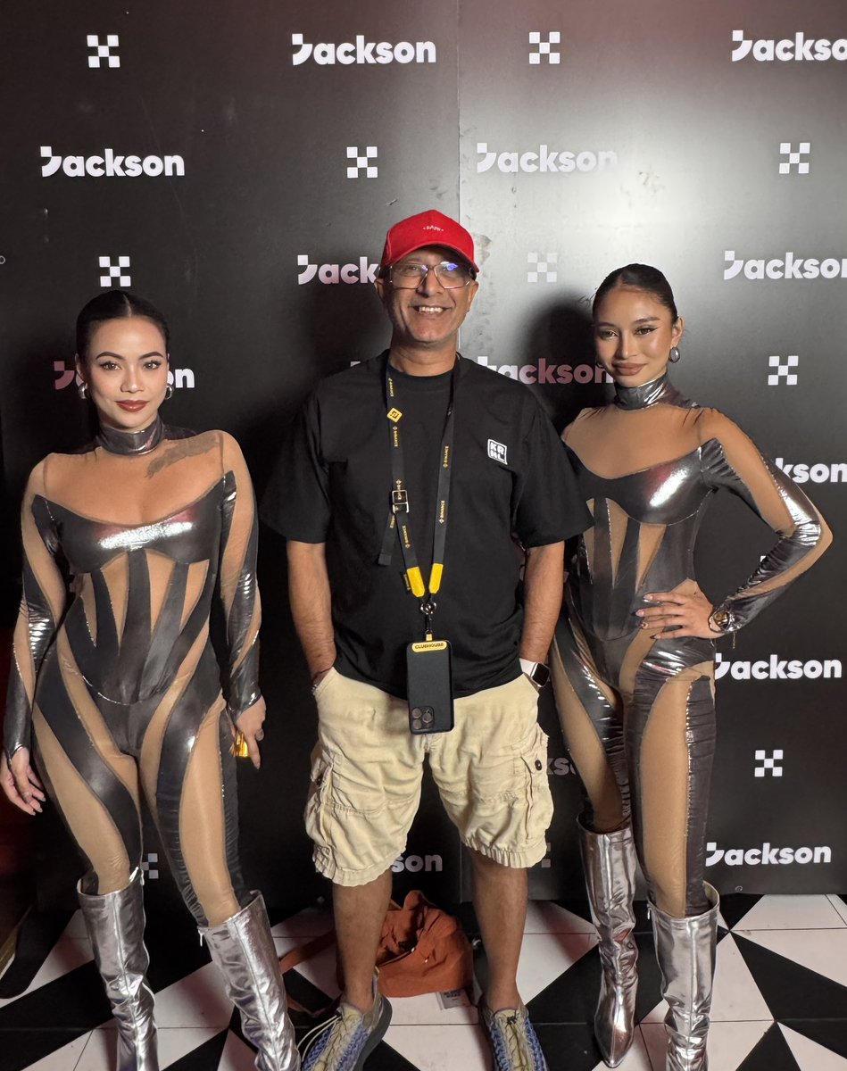Tahir Mahmood (@tahir_mahmood) on Twitter photo They told me I had to take a picture and post it to get a free drink at the closing party at <a href="/philippinebc_wk/">Philippine Blockchain Week</a> 😉 They told me I had to take a picture and post it to get a free drink at the closing party at <a href="/philippinebc_wk/">Philippine Blockchain Week</a> 😉