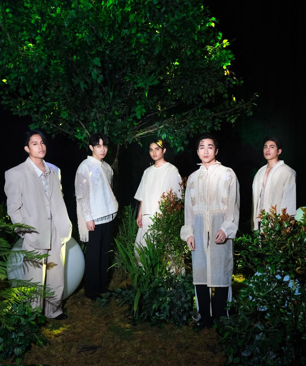 a rare photo of tandang chona with the 4 katipuneros she provided medical aid to during the Philippine revolution.

#SB19FirstFilipino
<a href="/SB19Official/">SB19 Official</a> #SB19