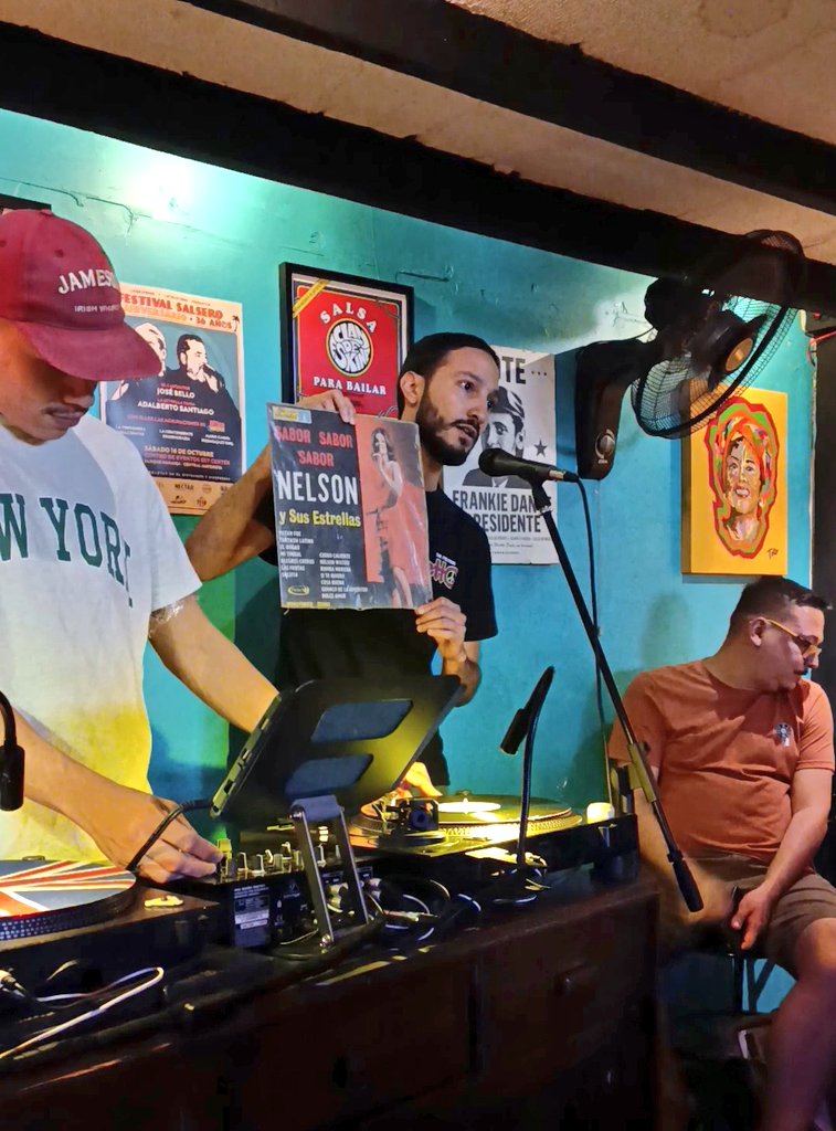 Después de 2 cervezas y 3 copas de guaro te empiezo a tirar datos irrelevantes sobre los discos.