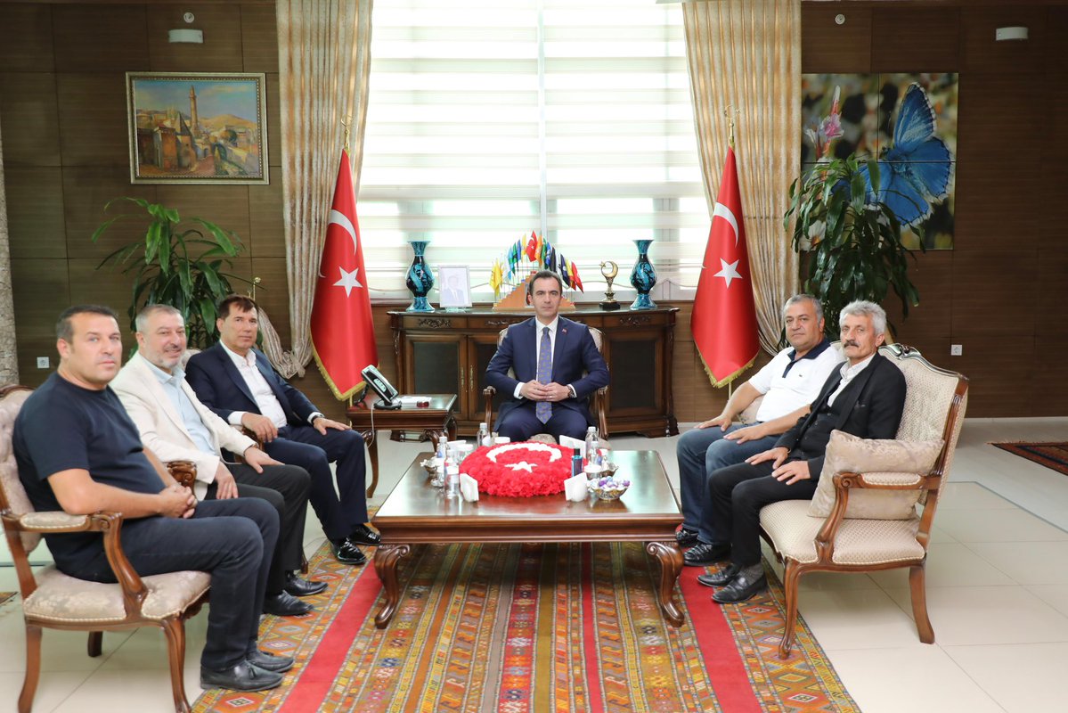 🔹Tarım ve Orman Bakanlığı Destek Hizmetleri Dairesi Başkanı Kadir Gurbetci ve Şube Müdürü Filiz Nakipoğlu, 

🔸Baykan Atabağı Belde Belediye Başkanı Tayyar Lale, beraberinde Ak Parti Baykan İlçe Başkanı Cahit Gümüş, Tacettin Lale, Orhan Canpolat ve Abdurrahman Etike ile