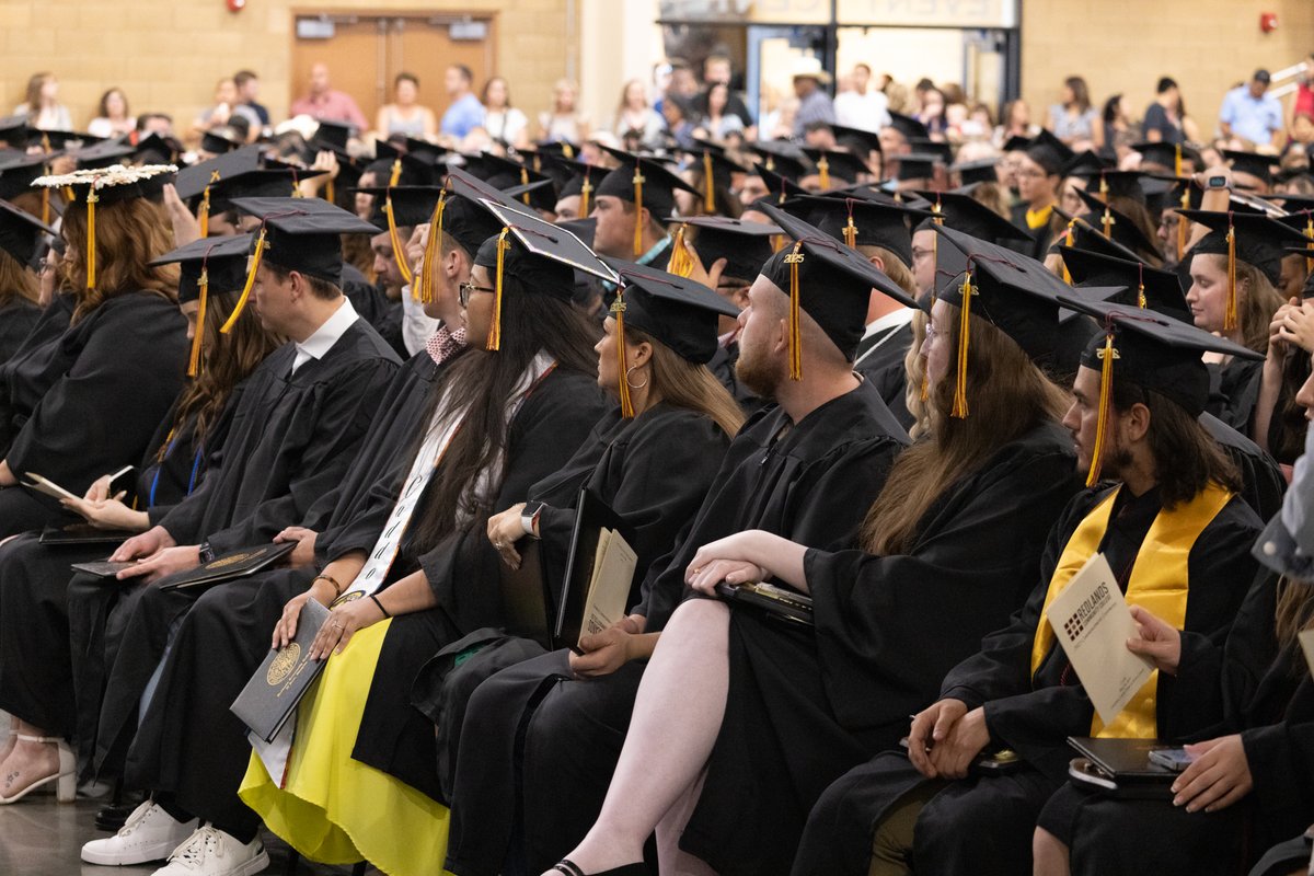 Congratulations to all of our recent graduates! We hope you stay in touch with your Redlands family by filling out the alumni form below!
loom.ly/6dmlvDo

#RedlandsCC #GoCougs