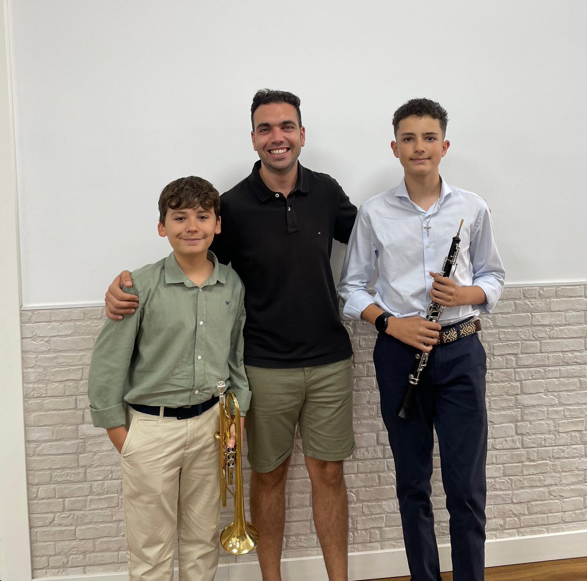 ¡Enhorabuena!
Queremos felicitar a nuestros compañeros Diego Herrera y Salvador López por superar las pruebas de acceso a las enseñanzas profesionales de música en el C.P.M Manuel Carra.
Sois un orgullo para todos nosotros, a seguir trabajando, estamos en el camino.

#suenaBMMAT