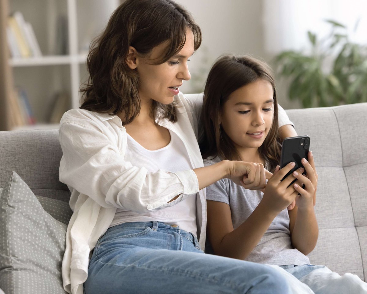 Social media plays a large role in shaping our thoughts and values. Click here for advice and guidance on how you can help your child unmask online bias in social media via our Online Safety Hub 
…herneducationtrust.onlinesafetyhub.uk/parent/article…