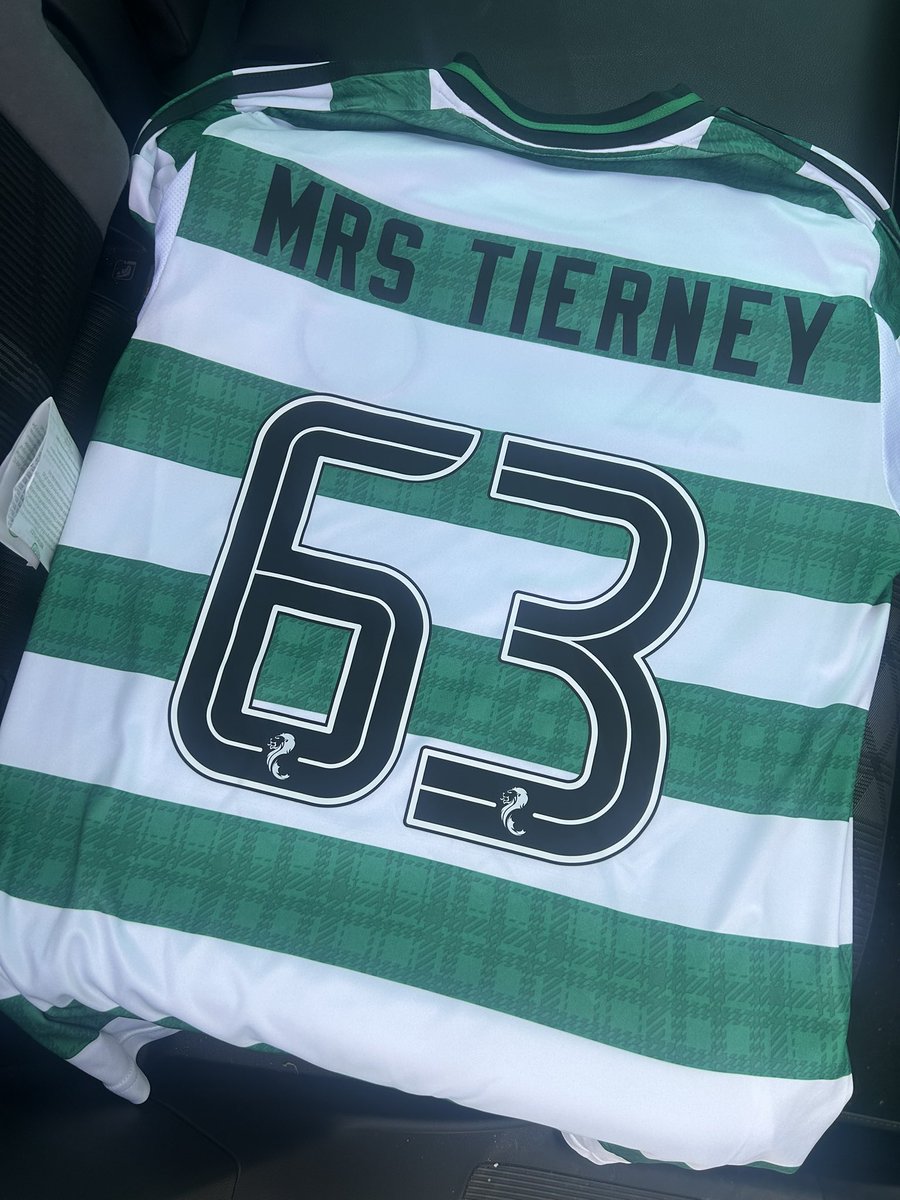 mariathomson84's tweet photo. When ur Ghirl is the 1st to get a Tierney printed top from the Celtic shop this morning.. 🍀 Life is made 
#CelticFC  #Kierantierney #63 #itsaghirlsthing https://t.co/JSChbS2d9S