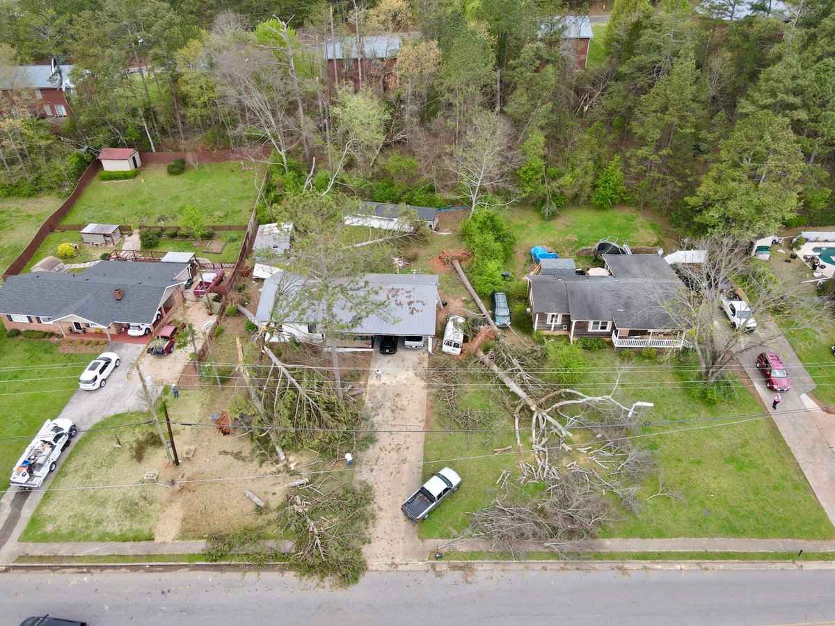UTexasResearch's tweet image. 🌪️ Research turns possibility into progress — UT is helping Texans adapt to extreme weather.
The new Extreme Weather Adaptation Lab at @TheLBJSchool offers resources for local leaders, from policy tools to resilience training.
Built for Texas. Designed to scale.
🔗…