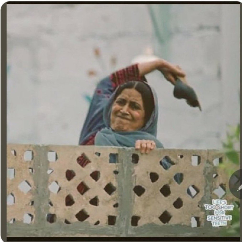 بینظیر انکم سپورٹ پروگرام - 716 ارب
تعلیم - 39.5 ارب

فلاحی پروگرام وقتی طور پر سہارا دیتے ہیں
جبکہ تعلیم مستقل خودمختاری دیتی ہے

یہ بجٹ نہیں حکمرانوں کی ترجیحات ہیں
جو خود بھی بھیکاری ہیں عوام کو بھی بھیکاری بنا رکھا ہے۔۔ 😐