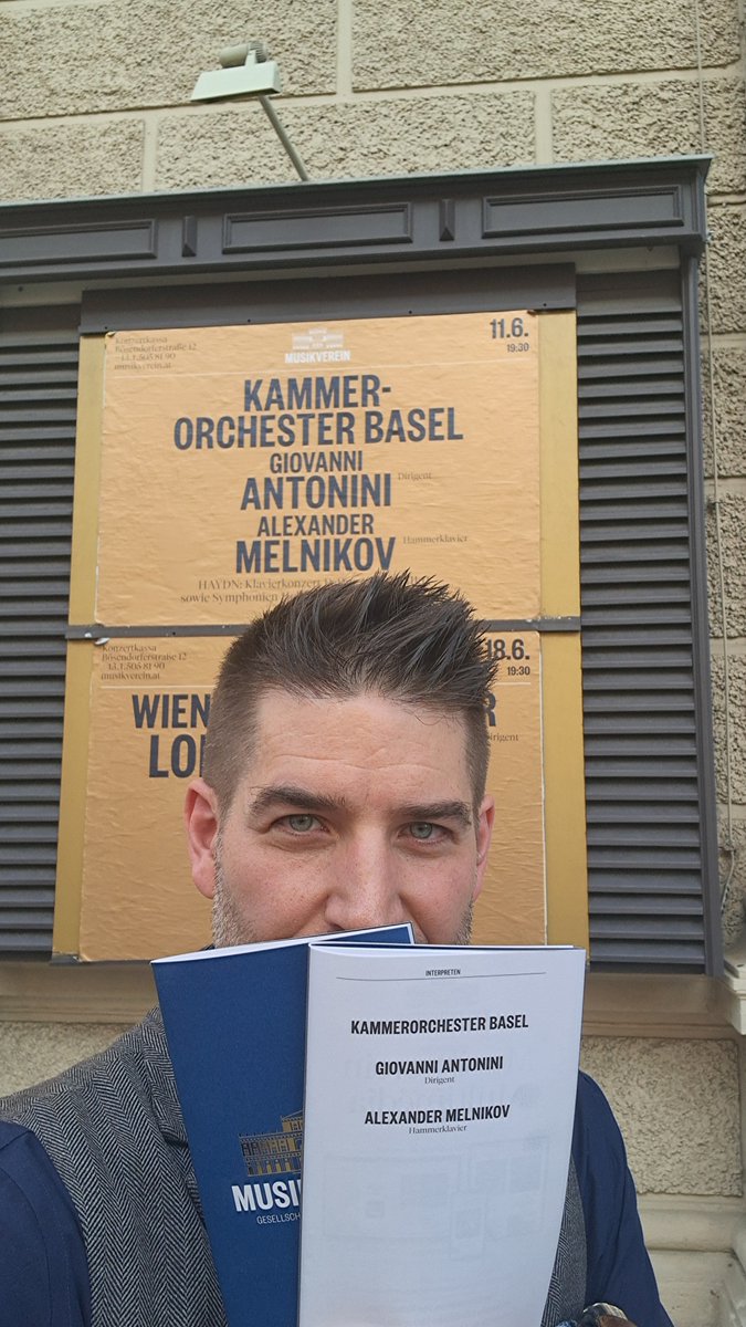 ClassicalCritic's tweet photo. Rustic #Weidringer at the @Musikverein for @kammerorchester and Haydn, Haydn, Haydn, Haydn! Plus AlexanderMelnikov

#HaydnCuresAllProblems https://t.co/P4XP6TuHsq