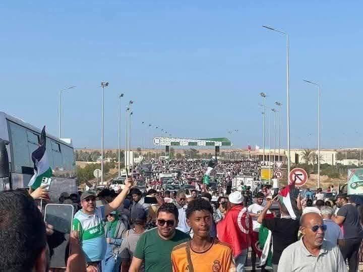 🔴🖍️ام الدنيا 
تم غلق الحدود المصرية الليبية من الجانب المصري 😡
هل عرفتم حدود اسرائيل اين تصل؟