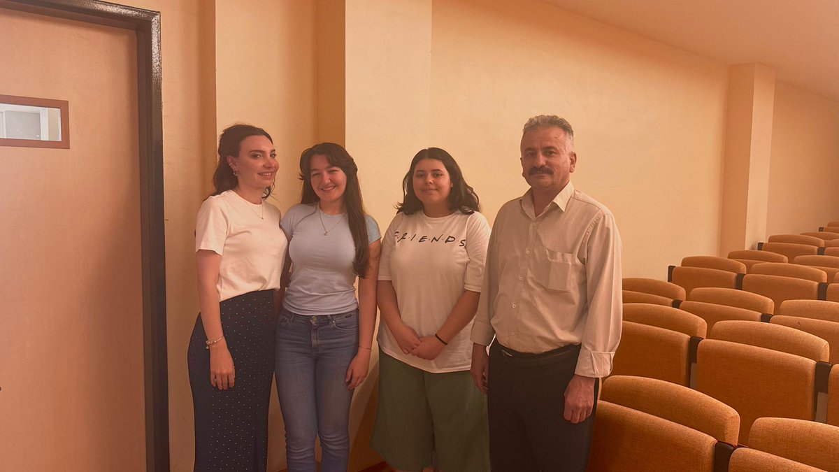 Mudanya İlçe Milli Eğitim Müdürlüğü’nün düzenlediği “Cümle Kapısı” projesi kapsamında gerçekleştirilen parlamenter sistem münazara maçında okulumuz münazara takımı İLÇE BİRİNCİSİ olmuştur.
Öğretmen ve öğrencilerimizi tebrik eder, başarılarının devamını dileriz.<a href="/MudanyaMem/">Mudanya İlçe Milli Eğitim Müdürlüğü</a>