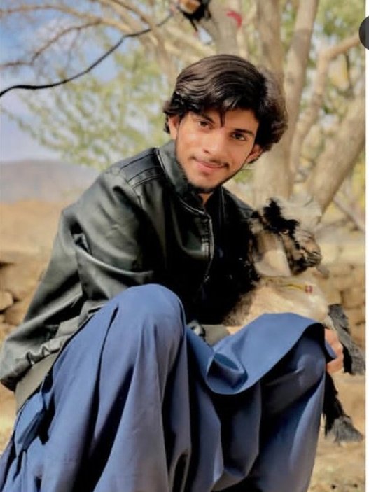MairajBaloch3's tweet photo. We demand immediate safe recovery of my younger brother Huzair Baloch. Student of History at the University of Karachi.

#ReleaseHuzairBaloch #JusticeForBalochistan #EnforcedDisappearances #StopAbductions #SaveTheStudents https://t.co/k6yUtGid0b