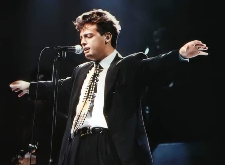 Luis Miguel.
