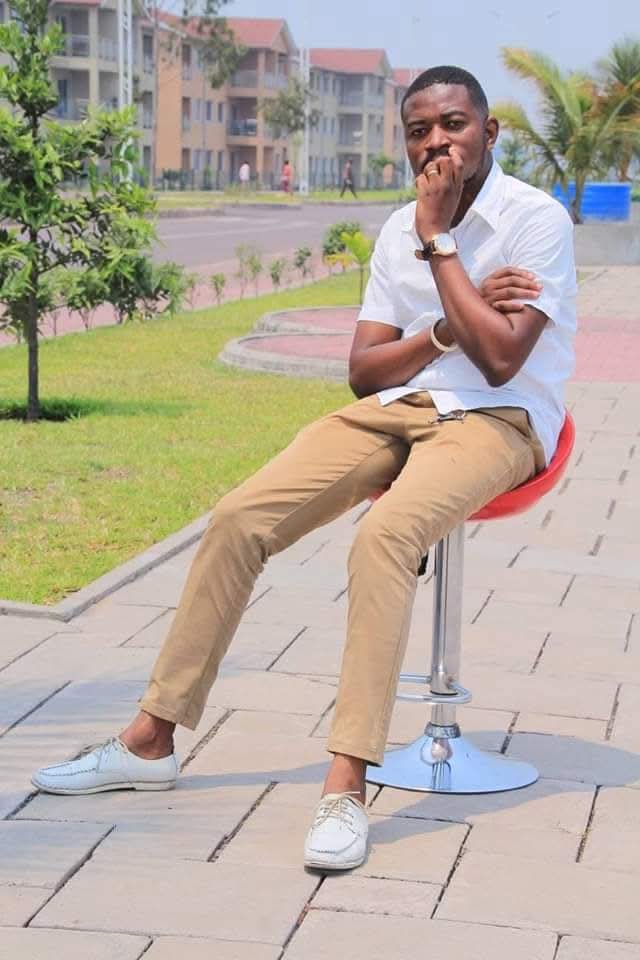 🔴Urgent : le journaliste de la RTNC Willy-Albert Kande continue d’être martyrisé ! Après 72h de détention au cachot de Police de la Légion nationale d’intervention (LÉNI), il vient d’être transféré au Conseil national de sécurité, service d’intelligence basé à la présidence de