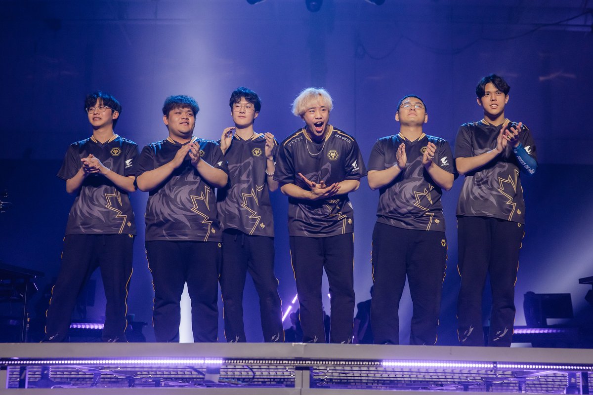 WOLVES ELIMINATE BILIBILI GAMING IN TWO MAPS TO ADVANCE TO THE PLAYOFFS!

Ascent 13-5
Split 13-10

They'll be joining XLG as China’s playoff reps. Can’t wait to see how far this squad goes!