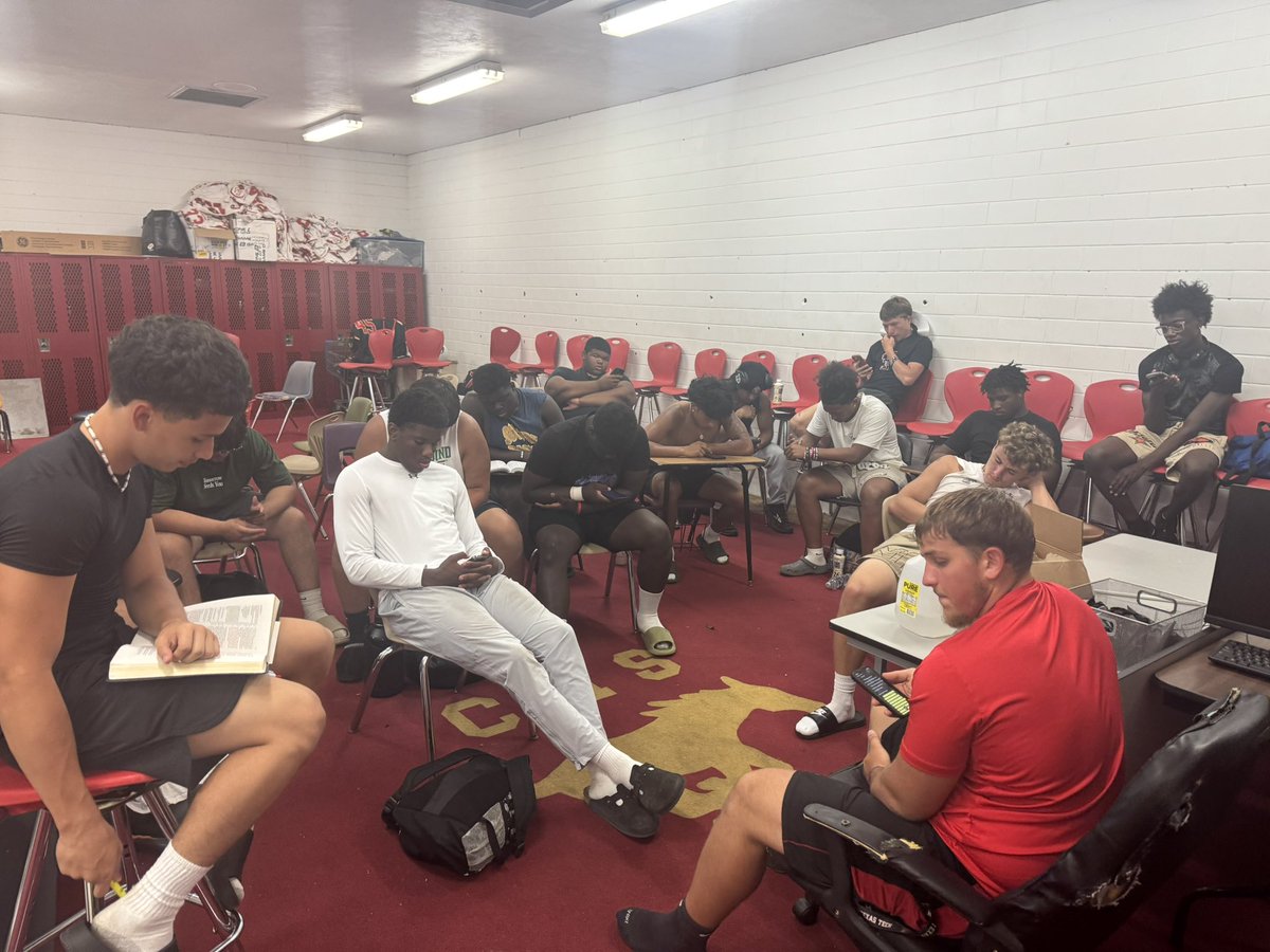 Coach Roy (@coacharoy) on Twitter photo Shout out to my boy <a href="/JacobWilson1369/">Jacob Wilson</a> for starting his own Bible study with his teammates. Leadership from the big fella! ✊🏽🙏🏽 #TME Shout out to my boy <a href="/JacobWilson1369/">Jacob Wilson</a> for starting his own Bible study with his teammates. Leadership from the big fella! ✊🏽🙏🏽 #TME