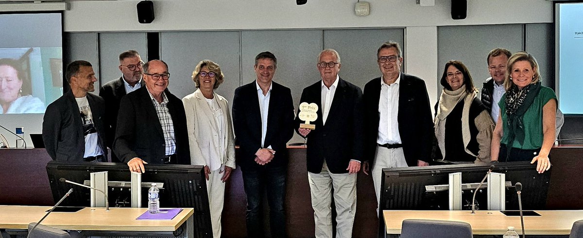 Hier, l’AMN a reçu le premier prix de la collecte de mobiles d’Orange. En 2024, les communes du Nord sont celles qui ont récolté le plus de terminaux ! Ils sont ensuite recyclés ou reconditionnés.
Un geste important pour notre planète, dont nous reparlerons bientôt...