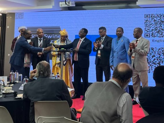 FAO in Africa (@faoafrica) on Twitter photo In Nairobi, FAO ADG <a href="/AbebeHGabriel/">Abebe Haile-Gabriel</a> spotlighted FAO’s animal health strategies for Africa, developed with partners including <a href="/ILRI/">ILRI.org</a>, <a href="/au_ibar/">AU-IBAR</a>, & <a href="/WOAH/">World Organisation for Animal Health</a>.
These frameworks are guiding action to protect livelihoods & strengthen #OneHealth.
#YearOfCamelids, #SustainableLivestock, In Nairobi, FAO ADG <a href="/AbebeHGabriel/">Abebe Haile-Gabriel</a> spotlighted FAO’s animal health strategies for Africa, developed with partners including <a href="/ILRI/">ILRI.org</a>, <a href="/au_ibar/">AU-IBAR</a>, & <a href="/WOAH/">World Organisation for Animal Health</a>.
These frameworks are guiding action to protect livelihoods & strengthen #OneHealth.
#YearOfCamelids, #SustainableLivestock,