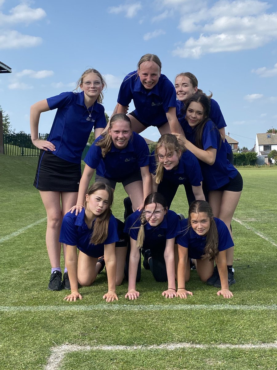 garforthPEdept's tweet photo. First rounders match of the summer for this wonderful year 10 team , πππ#teamgarforth https://t.co/tiVHl3PWBN
