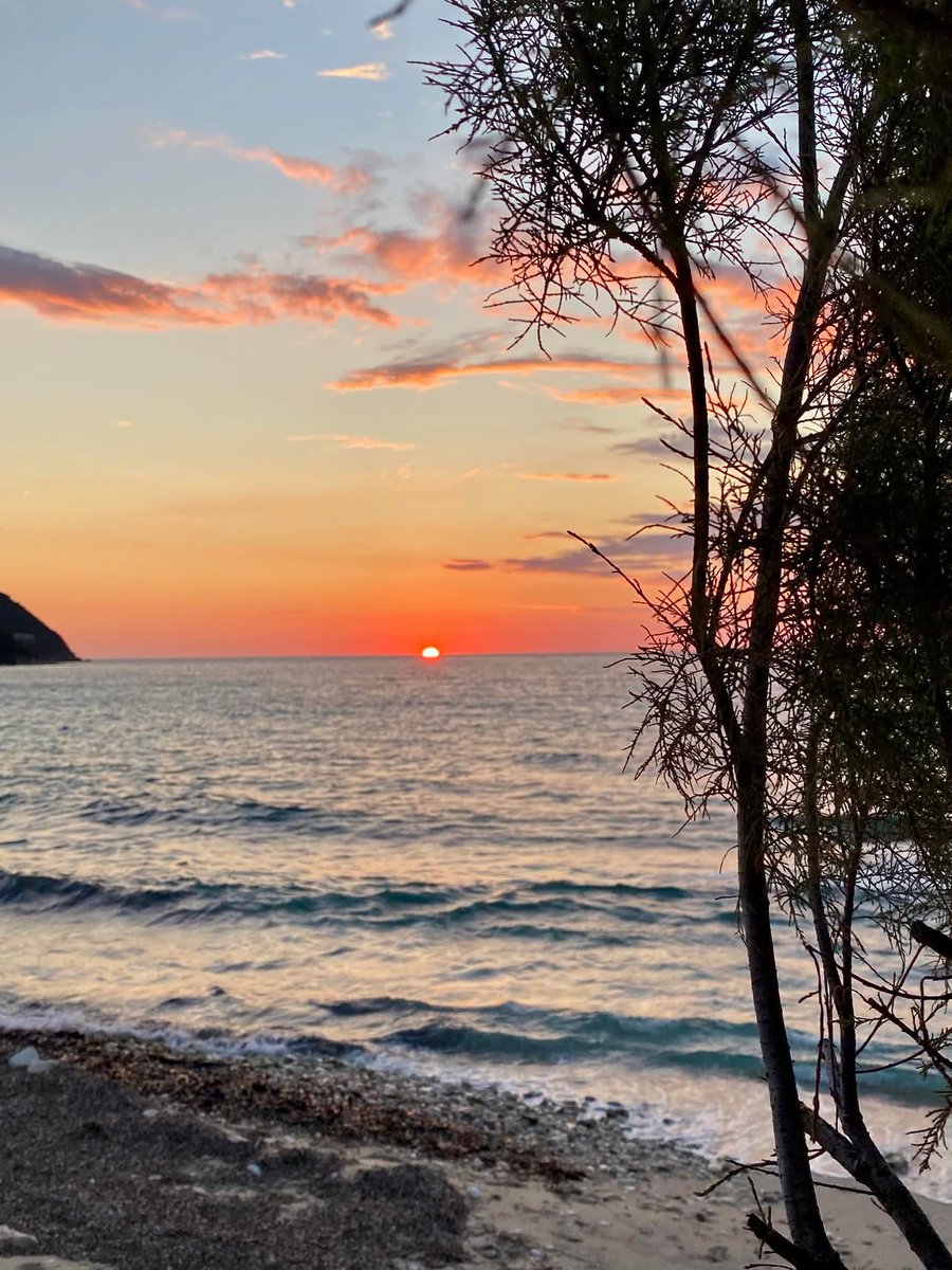 Περιττά τα λόγια..🩷