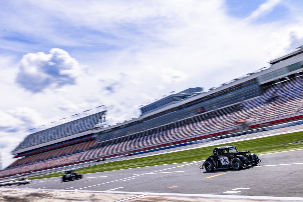 Tyler Reif tweet media