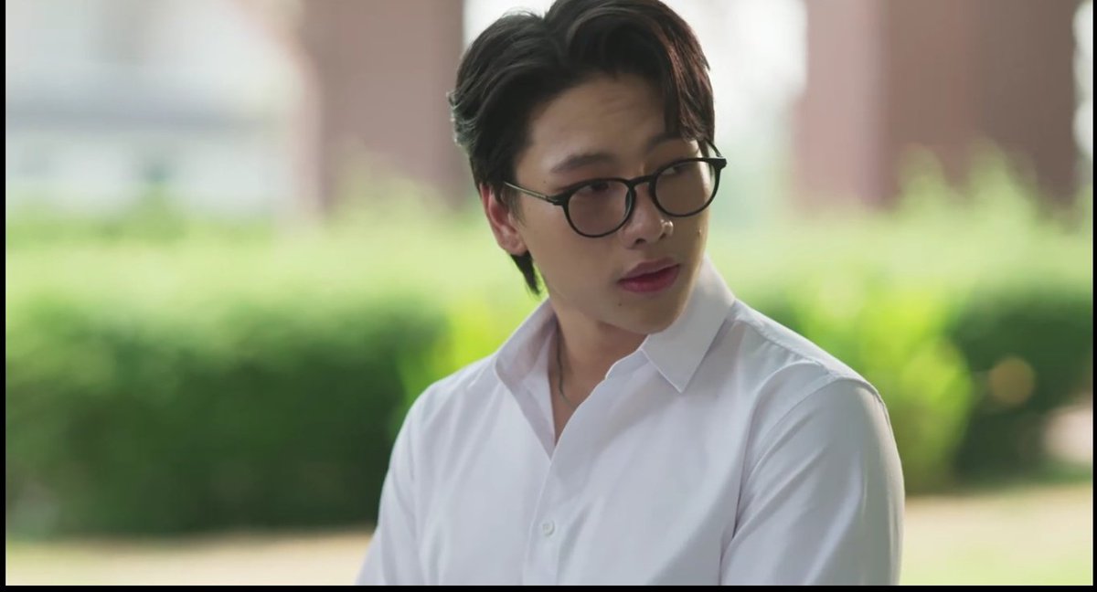 iiwiizz__'s tweet photo. [Trigger warning SA for this ep.] That was so unnecessary and uncomfortable to watch 
#EyeContactTheSeries #NewBank #nnewchun #banktoranin #EyeContactEp5 https://t.co/g7YxXaQUNS