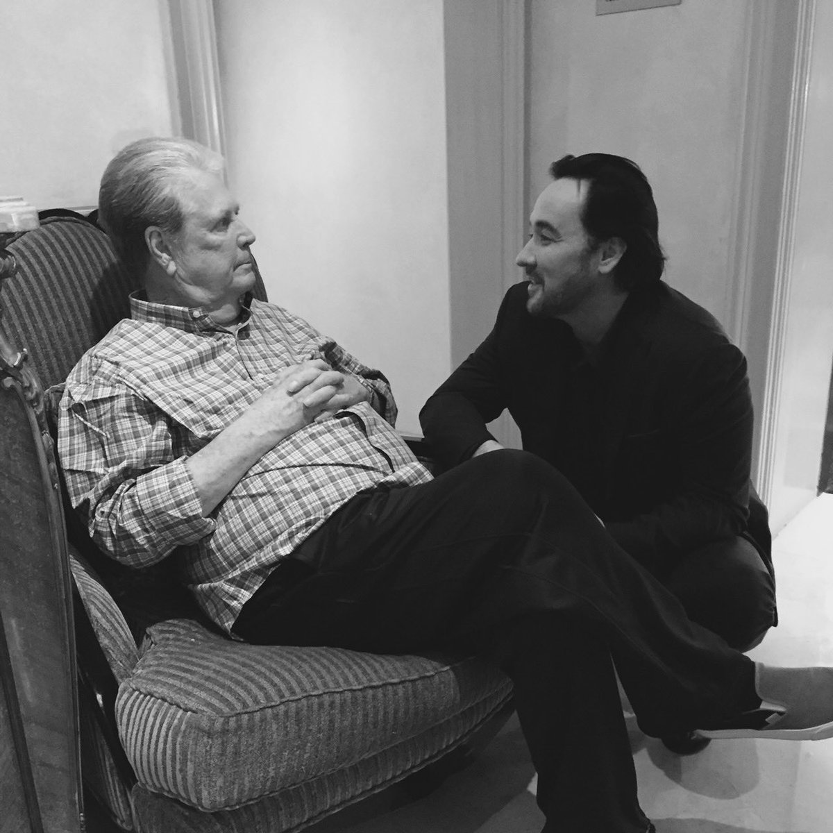 johncusack's tweet image. The maestro has passed - the man was a open heart with two legs - with an ear that heard the angels.  Quite literally.  Love and Mercy for you and yours tonight .
RIP  Brian. 

nytimes.com/2025/06/11/a...

Brian wrote down the lyrics of love and mercy  for me -