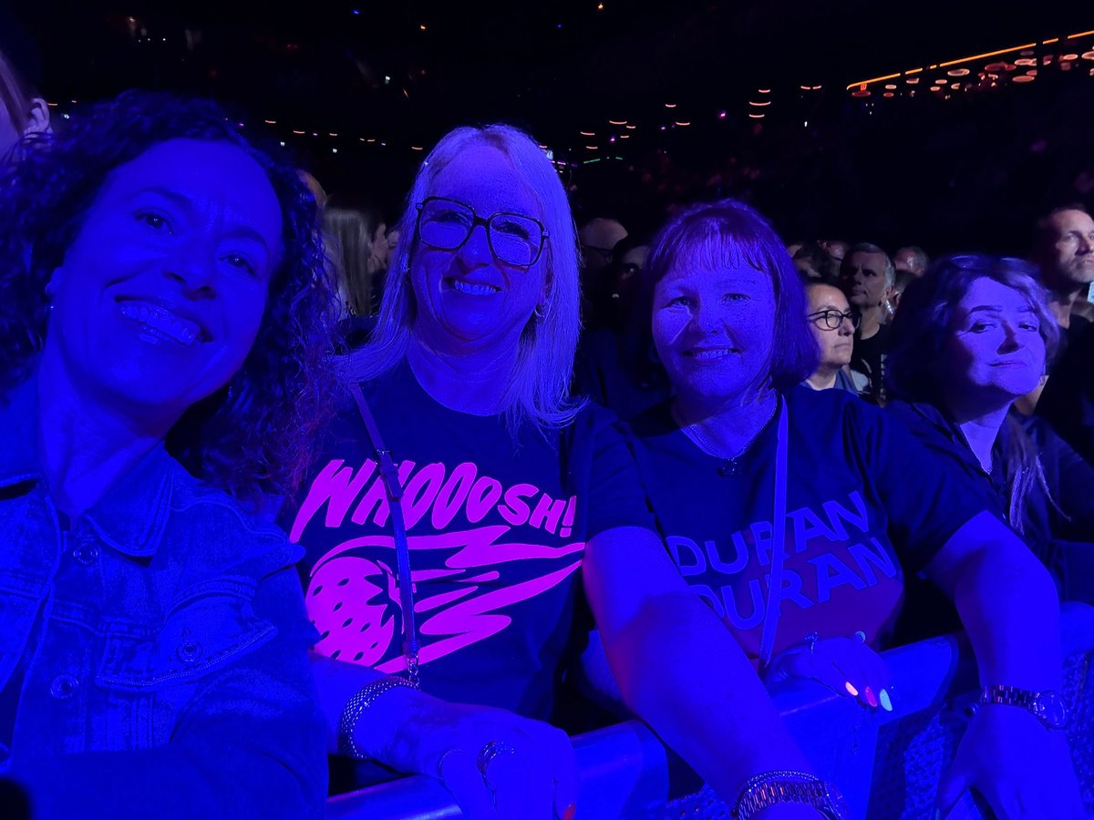 Queenofthe80s's tweet image. #frontrow @duranduran #ddeurope