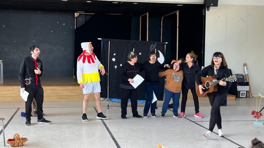 _dincat's tweet photo. 📚 Més de 500 infants de Lleida participen en un projecte inclusiu de la @FundacioAspros per fomentar la lectura i la creativitat!

✨ Una iniciativa que uneix diversitat, imaginació i aprenentatge.

🔗 + info: https://t.co/qeNxoNelHd https://t.co/K4e6wDnf9F