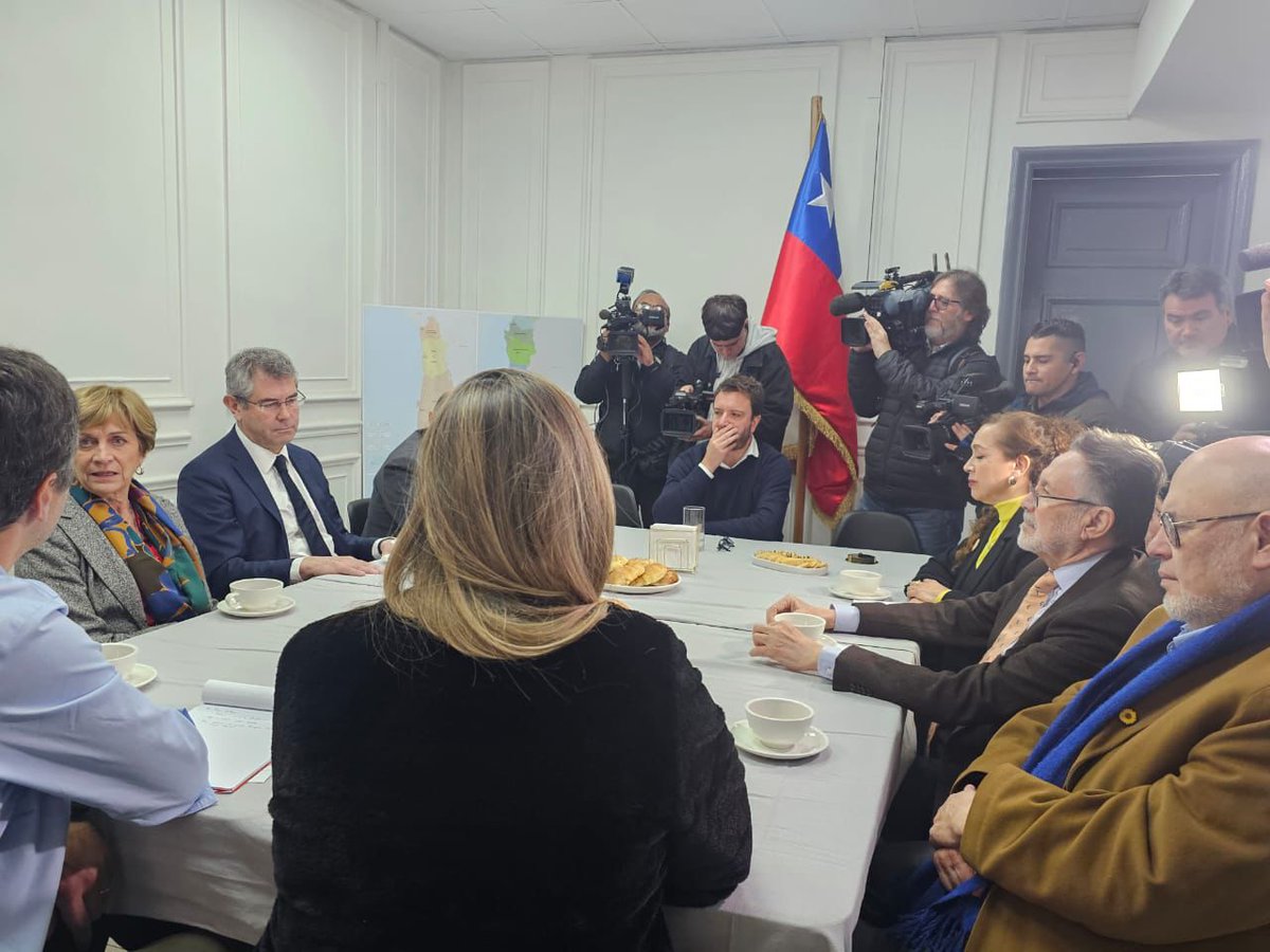 🟡🇨🇱 Hoy nos reunimos con Evelyn Matthei para materializar el apoyo de Amarillos por Chile a su candidatura presidencial.