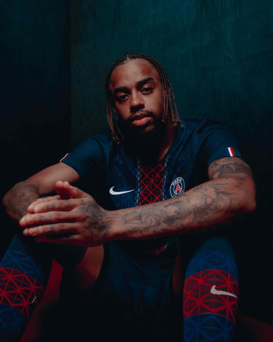 Media Parisien tweet media