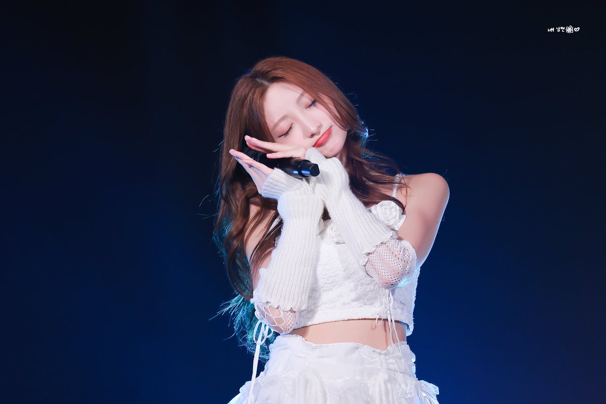 RONAForever_'s tweet image. 250223 #FCLIVE_OSAKA
久々に会いたいなあ♡ また楽しい思い出を作れるのが楽しみです ILY:1、ファイティン!!!!♡ 
 #아일리원 #로나 #RONA #ILY1 #장찡 #ChangChing #張競 #张竞 #ロナ #アイリーワン 
#大阪で輝く夏のILY1