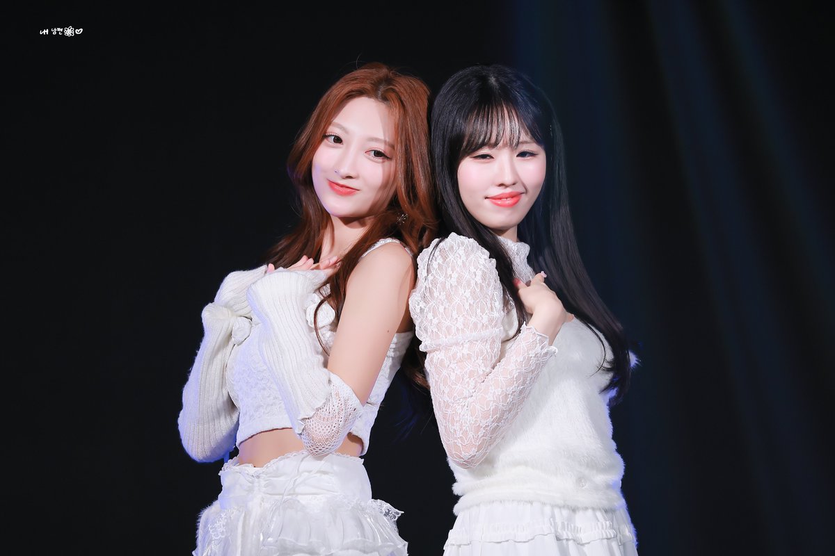 RONAForever_'s tweet image. 250223 #FCLIVE_OSAKA
久々に会いたいなあ♡ また楽しい思い出を作れるのが楽しみです ILY:1、ファイティン!!!!♡ 
 #아일리원 #로나 #RONA #ILY1 #장찡 #ChangChing #張競 #张竞 #ロナ #アイリーワン 
#大阪で輝く夏のILY1