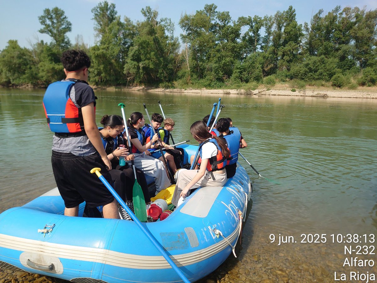 IESO CASTEJÓN (@iesocastejon) on Twitter photo Descenso interpretativo ofrecido por EbroNautas en colaboración con el Proyecto Ebro Resilience, una perspectiva sobe el río disfrutando desde dentro🚣♀️🏞️. Lo pasaron genial y disfrutaron dentro y fuera del agua🤩🥳 tod@s l@s ecodelegad@s♻️♻️ de las aulas del <a href="/iesocastejon/">IESO CASTEJÓN</a> #juntxs Descenso interpretativo ofrecido por EbroNautas en colaboración con el Proyecto Ebro Resilience, una perspectiva sobe el río disfrutando desde dentro🚣♀️🏞️. Lo pasaron genial y disfrutaron dentro y fuera del agua🤩🥳 tod@s l@s ecodelegad@s♻️♻️ de las aulas del <a href="/iesocastejon/">IESO CASTEJÓN</a> #juntxs