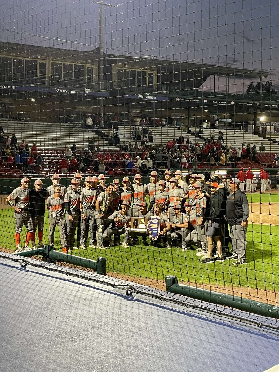 ZachReaddy's tweet image. 2 crucial XBH’s to help us advance to Joliet for State.
@mchenrybaseball @SXUBaseball