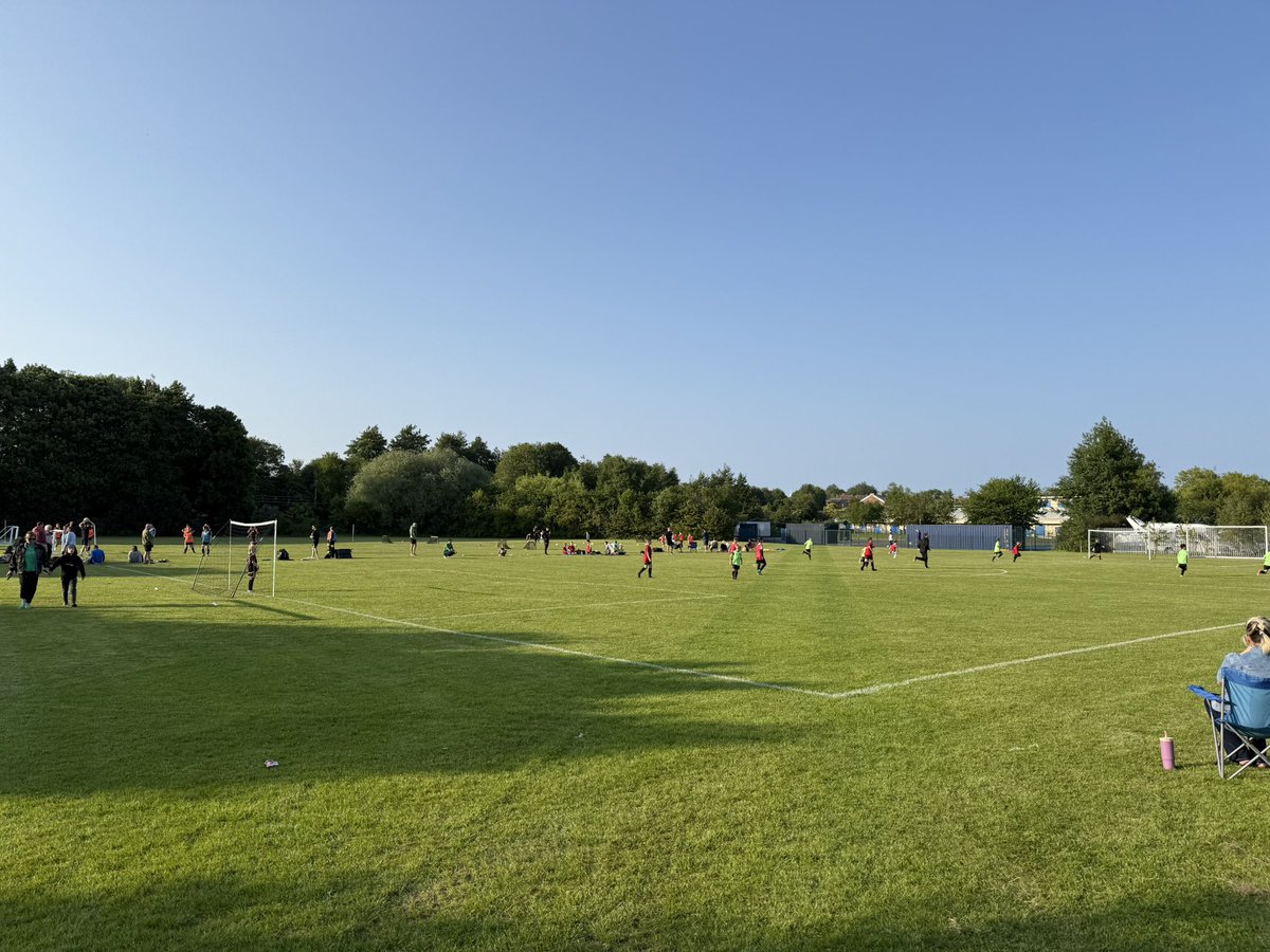 A busy night with the Juniors in full flow. 

Future first teamers amongst them?  Let’s hope so!