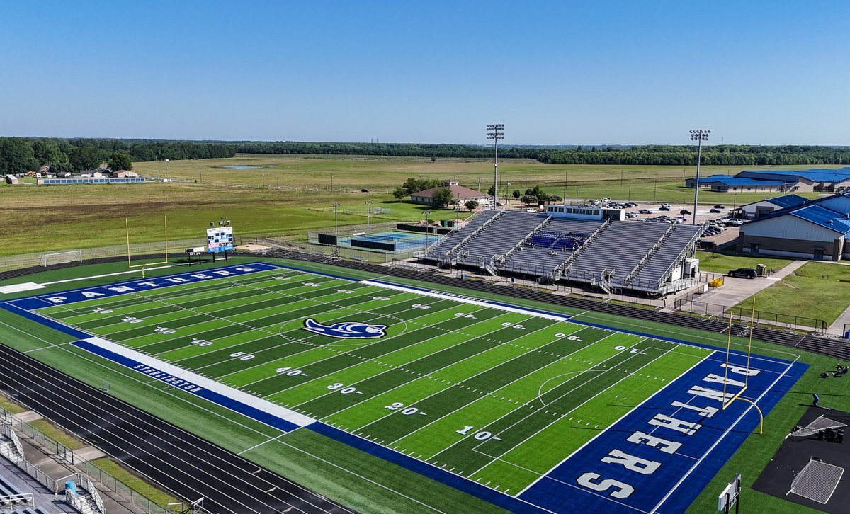 GeoSurfaces's tweet image. Setting the standard.

#pivotinstall #footballfield #fieldinstall #geosurfaces