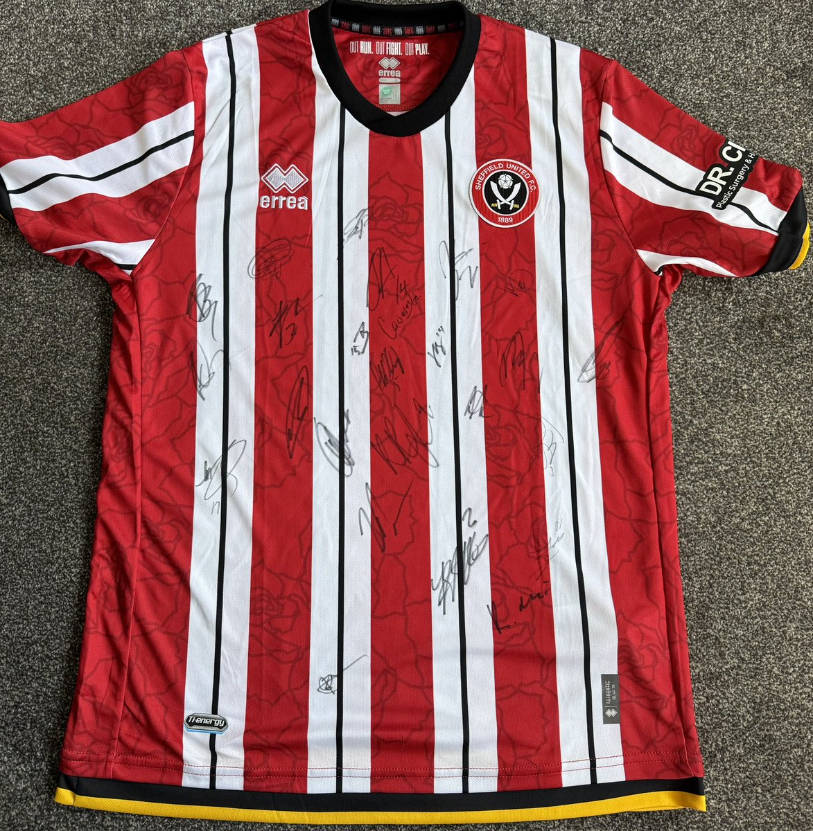 Tom Vickery (@tvickers1) on Twitter photo A huge thank you to <a href="/JosephSowden1/">Joe Sowden</a> for very kindly donating a squad signed <a href="/SheffieldUnited/">Sheffield United</a> shirt for me to auction for the <a href="/as9foundation/">Adam Stansfield foundation</a> please reply or DM me with a bid, ends Sunday 8pm. #sufc A huge thank you to <a href="/JosephSowden1/">Joe Sowden</a> for very kindly donating a squad signed <a href="/SheffieldUnited/">Sheffield United</a> shirt for me to auction for the <a href="/as9foundation/">Adam Stansfield foundation</a> please reply or DM me with a bid, ends Sunday 8pm. #sufc