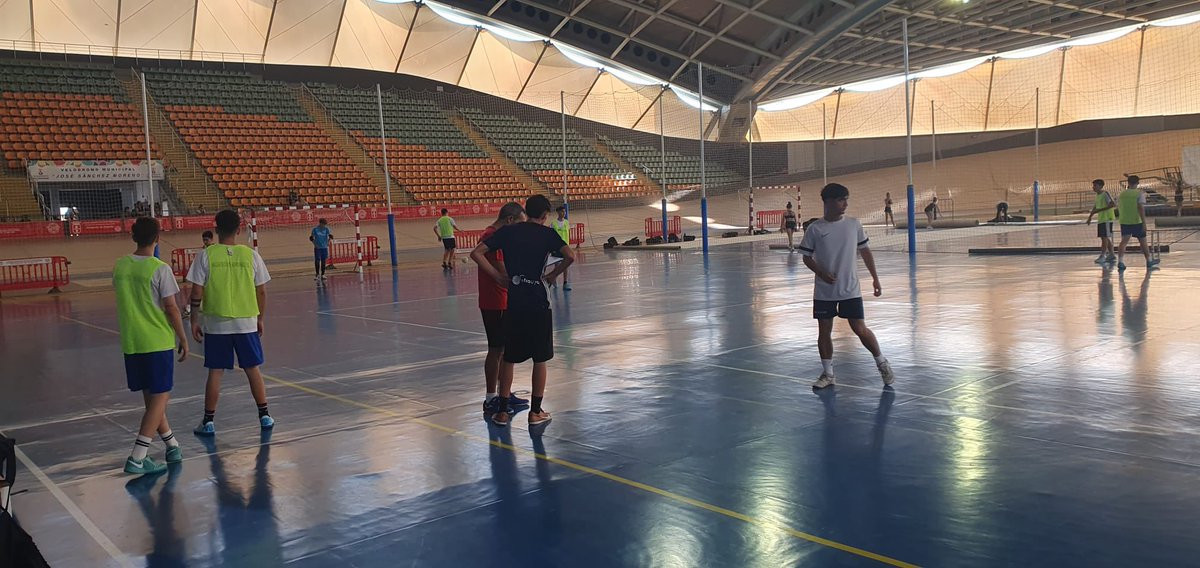 ⚽️ Nueva jornada de captaciones 

❤️💙 ¡Y cómo nos gusta ver las pistas llenas de nuevos jugadores! Gracias a todos por asistir a una nueva jornada 

GTS #NazarenoDosHermanasFS
