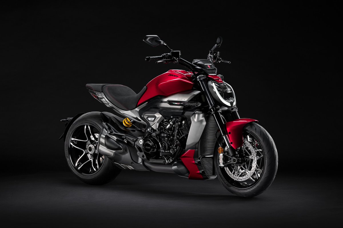 Embark on a journey like no other with Ducati- the perfect blend of smoothness and comfort. It's not merely about getting from point A to B, it's about the experience! The ideal gift for you Dad! #DucatiExperience #SmoothRide #PerfectGiftForDad 🏍️💨