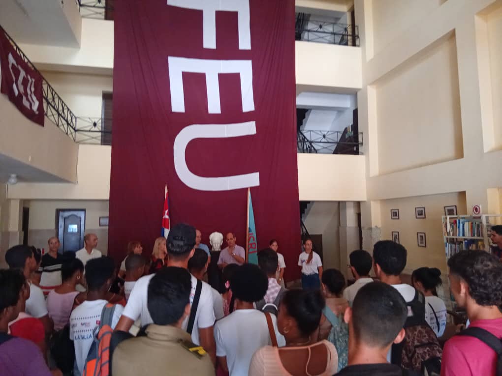 Vespertino especial en homenaje a los 44 años de fundado el <a href="/ISRICuba/">ISRI Cuba</a>, recordando a sus creadores y todos los que de una u otra forma han aportado a la formación de los funcionarios del <a href="/CubaMINREX/">Cancillería de Cuba</a> y otros organismos de la Administración Central del Estado.

#OrgulloISRI