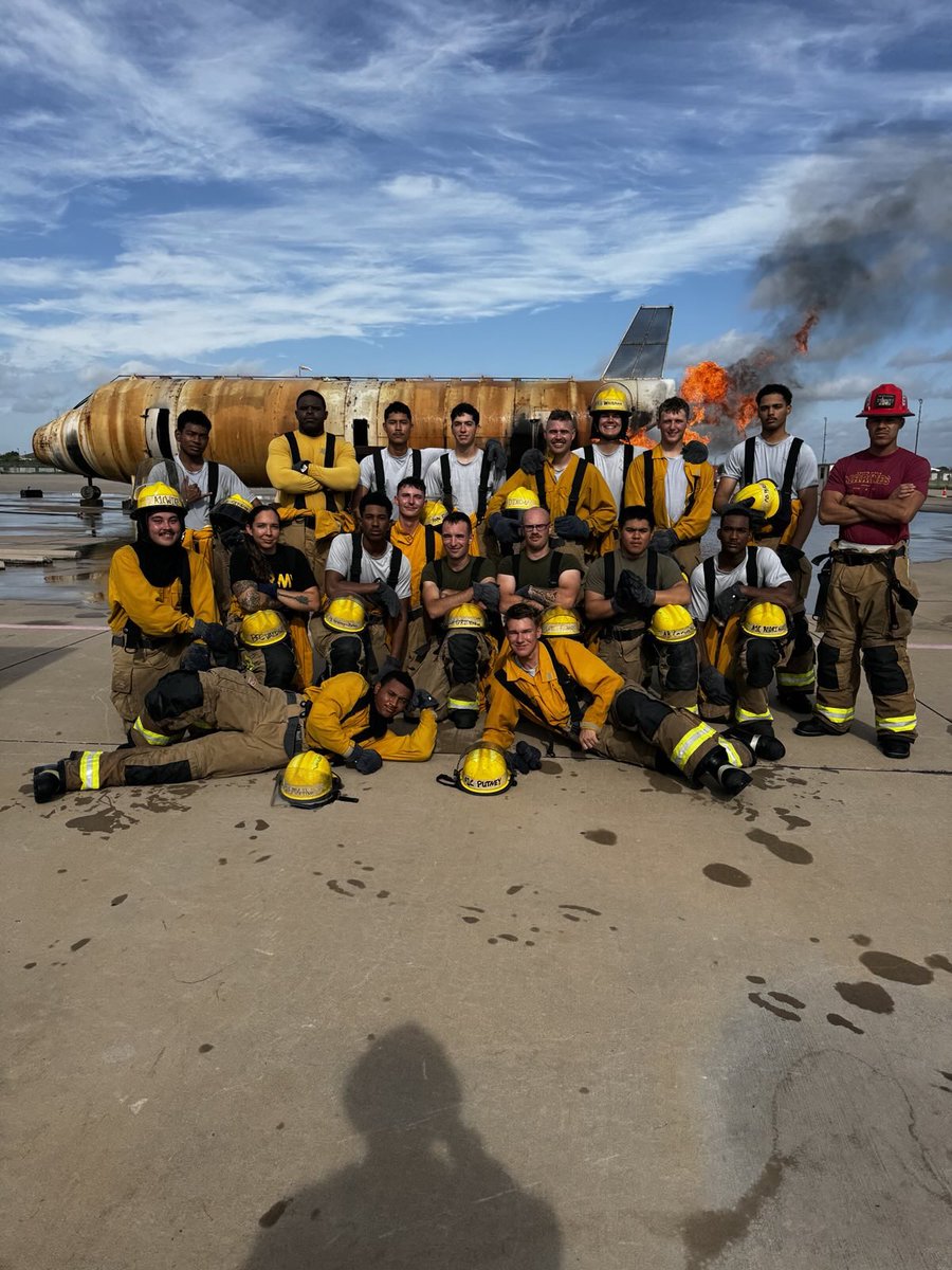 biglu81's tweet photo. Nobody ever made a song called fuck the fire department for a reason 👨🏿‍🚒⚓️ https://t.co/qQf5VaBNF4