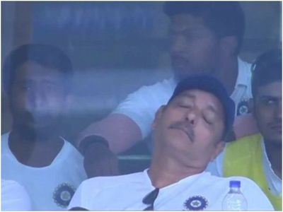 Mamta Jaipal (@immd45) on Twitter photo If you had not slept like this during coaching, you would have at least won the ICC trophy, but you have not completed your own work during coaching, so please do not try to create a rift between the players.
<a href="/RaviShastriOfc/">Ravi Shastri</a> #ENGvIND #TestCricket If you had not slept like this during coaching, you would have at least won the ICC trophy, but you have not completed your own work during coaching, so please do not try to create a rift between the players.
<a href="/RaviShastriOfc/">Ravi Shastri</a> #ENGvIND #TestCricket