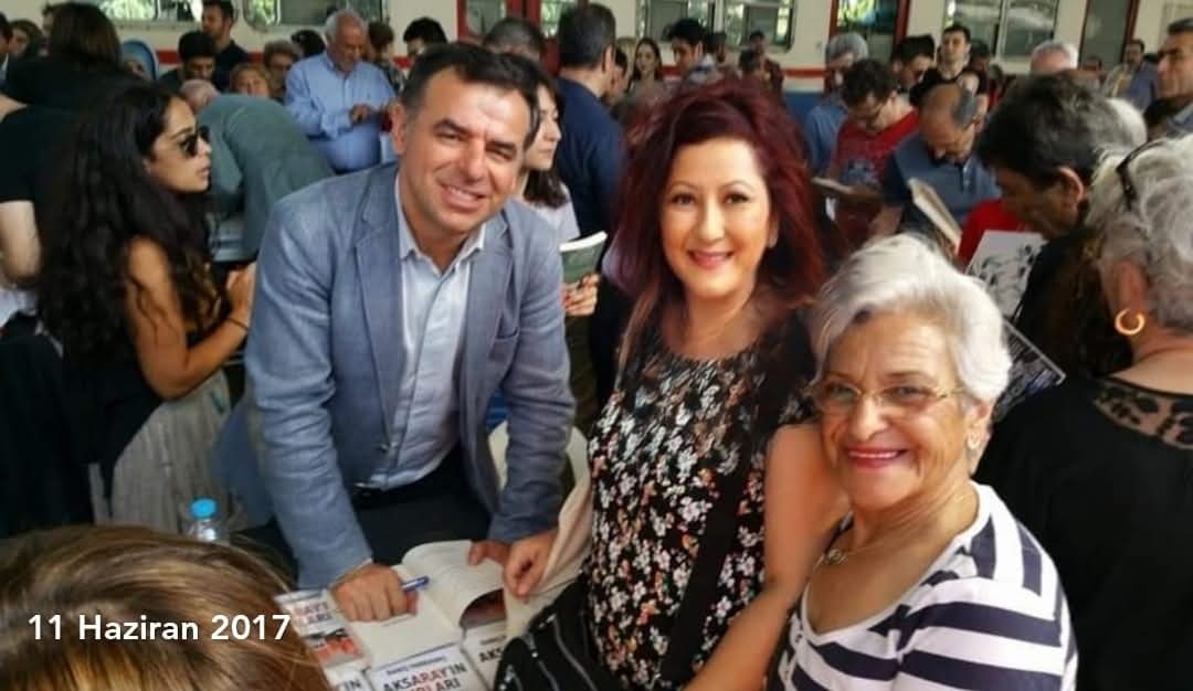 turkcemile66's tweet photo. #ANI 

#11Haziran2017
Haydarpaşa Garı 9.Kadıköy Kitap Günleri'nde..

#Kitapfuari

#BarışYarkadas, #GürkanHacır, 
#ErolMütercimler ,
#CanAtakli ile https://t.co/wrOnfHZ4oK